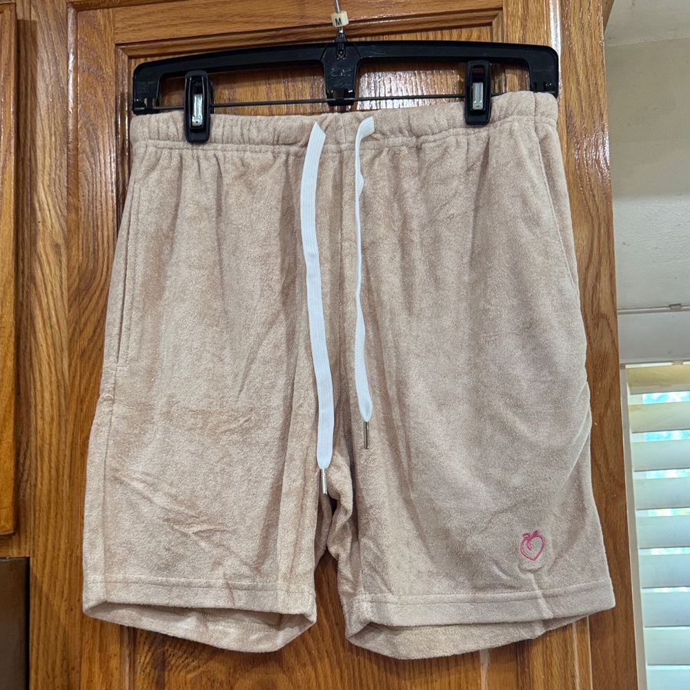 NWT MEN’s Flexliving 7” towellet short in size XS (28-30)